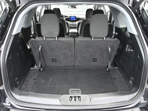 Used 2023 Ford Explorer XLT AWD/4WD image 39