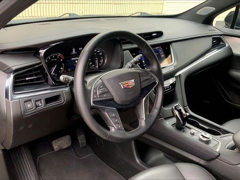 Certified 2025 Cadillac XT5 Premium Luxury image 14