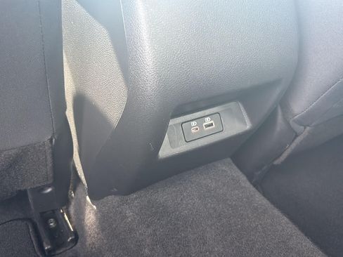 Used 2025 Nissan Altima 2.5 SV FWD image 9
