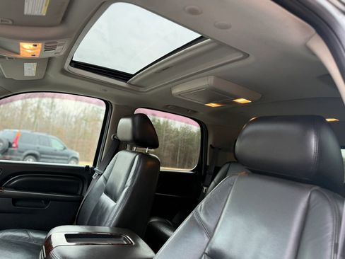 Used 2011 GMC Yukon Denali image 17