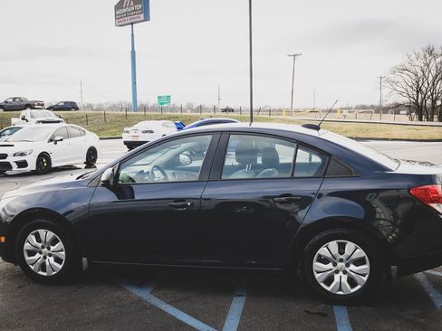 Used 2016 Chevrolet Cruze LS image 7