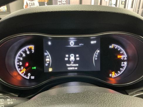 Used 2018 Jeep Grand Cherokee Limited AWD/4WD image 15
