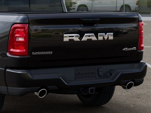 New 2026 RAM 1500 Laramie AWD/4WD image 39