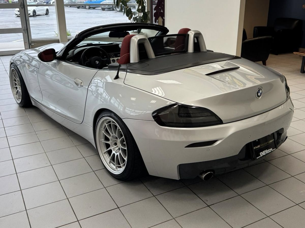 Used 2013 BMW Z4 sDrive35i RWD image 3
