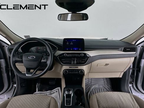 Used 2020 Ford Escape SE image 11