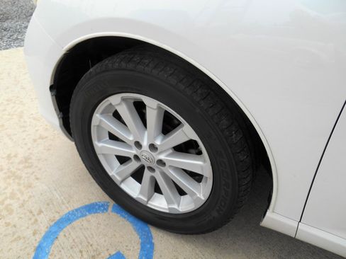 Used 2012 Toyota Venza LE AWD/4WD image 14