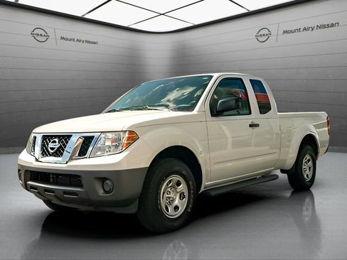 Used 2018 Nissan Frontier S RWD image 14