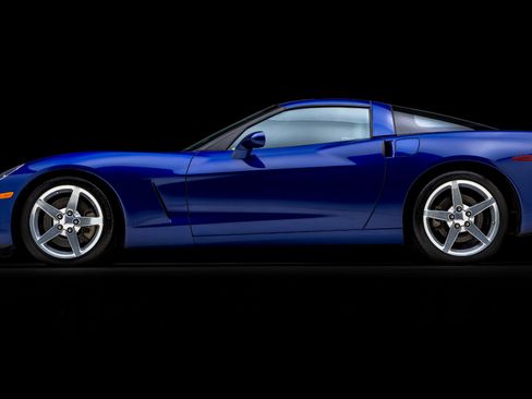 Used 2005 Chevrolet Corvette Coupe w/ Preferred Equipment Group RWD image 9