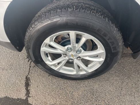 Used 2017 Chevrolet Equinox LT w/ Convenience Package image 42