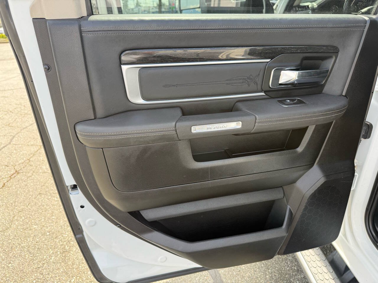 Used 2015 RAM 2500 Limited AWD/4WD image 41