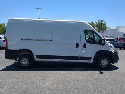 Used 2023 RAM ProMaster 2500 FWD image 11