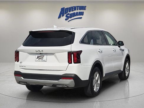 Used 2025 Kia Sorento LX FWD image 6
