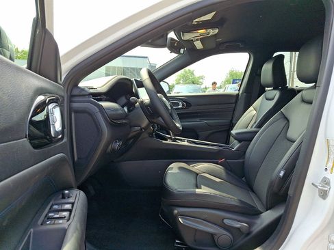 New 2026 Jeep Compass Latitude AWD/4WD image 9