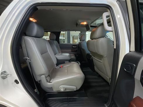 Used 2012 Toyota Sequoia Platinum image 28