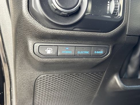 Used 2023 Jeep Wrangler Unlimited Sahara w/ Cold Weather Group image 21