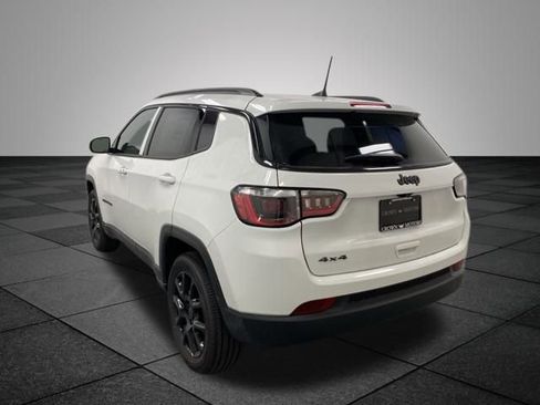 Used 2026 Jeep Compass Latitude image 4