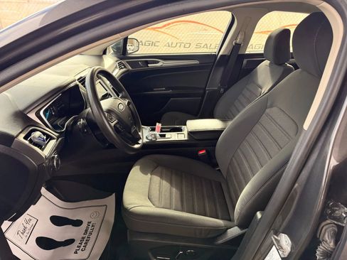 Used 2020 Ford Fusion SE image 15
