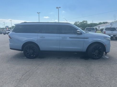 New 2026 Lincoln Navigator L Reserve w/ Jet Appearance Package AWD/4WD image 31