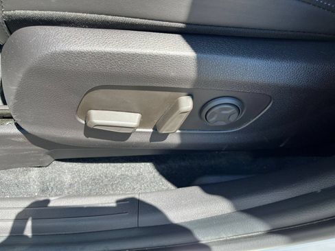 Used 2026 Kia Carnival FWD image 23