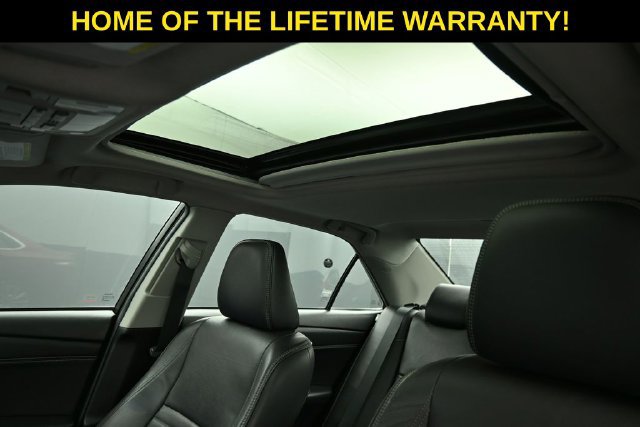 Used 2015 Toyota Camry XLE w/ Moonroof Package FWD image 29
