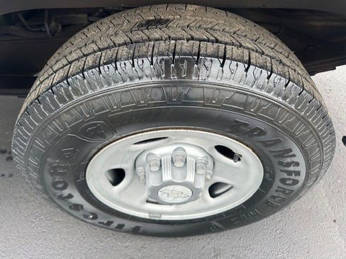 Used 2016 Chevrolet Express 2500 image 8