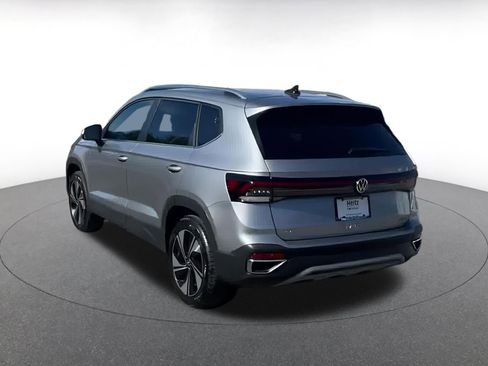 Used 2025 Volkswagen Taos SE image 10