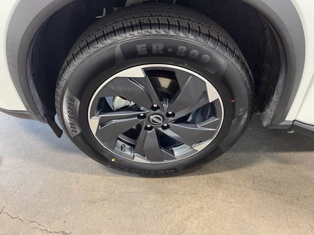 Used 2024 Nissan Rogue SV AWD/4WD image 31