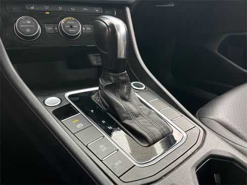 Used 2020 Volkswagen Jetta SE image 17