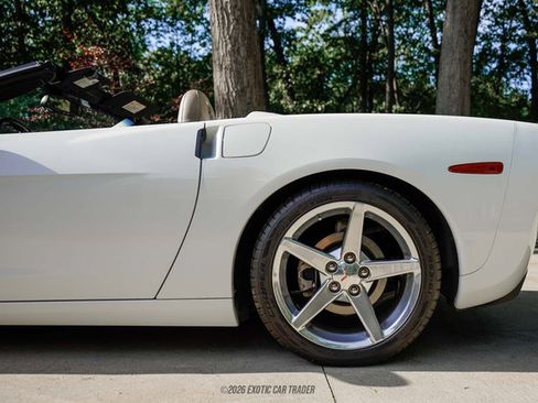 Used 2005 Chevrolet Corvette Convertible w/ Preferred Equipment Group RWD image 5