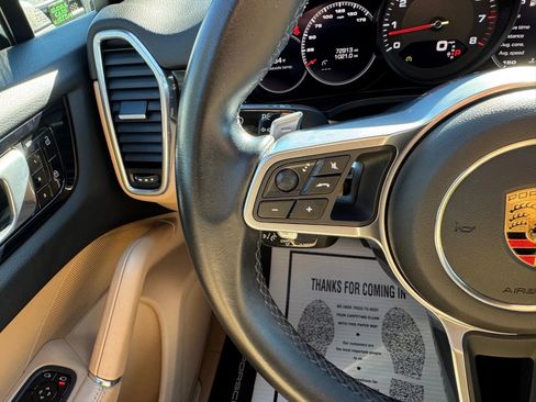 Used 2021 Porsche Cayenne image 27