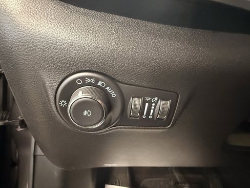 Certified 2022 Jeep Compass Latitude w/ Convenience Group image 23