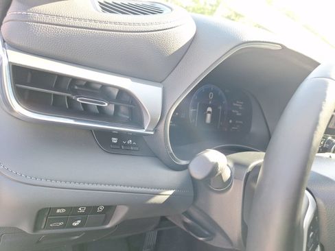 Used 2023 Toyota Highlander Platinum FWD image 18