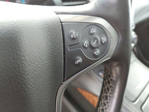Certified 2018 Chevrolet Suburban Premier image 11
