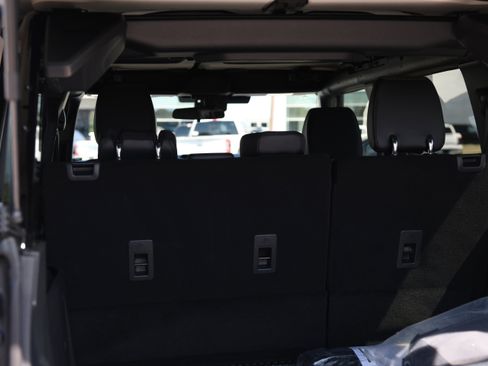 New 2026 Ford Bronco Badlands AWD/4WD image 11