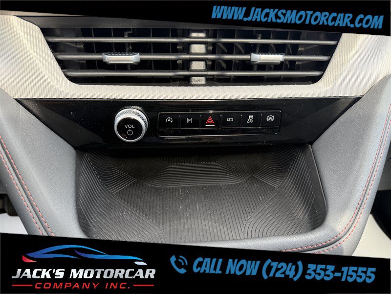 Used 2025 Ford Explorer Active w/ Active Comfort Package AWD/4WD image 16
