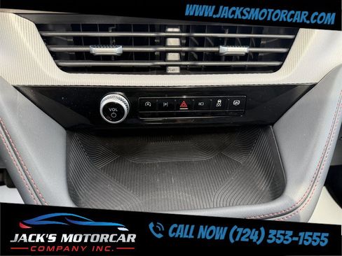 Used 2025 Ford Explorer Active w/ Active Comfort Package AWD/4WD image 16