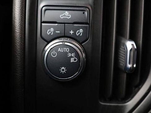 Used 2022 Chevrolet Silverado 1500 Custom RWD image 32