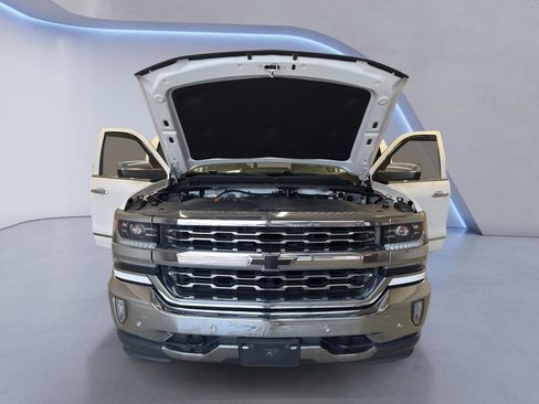 Used 2017 Chevrolet Silverado 1500 LTZ w/ Sport Package AWD/4WD image 10
