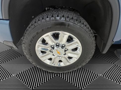 Used 2024 Chevrolet Silverado 2500 High Country w/ High Country Premium Package AWD/4WD image 9