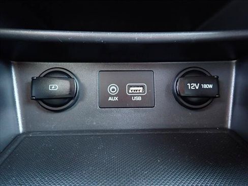 Used 2019 Hyundai Kona SEL FWD image 18