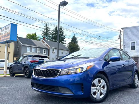 Used 2017 Kia Forte LX FWD image 1