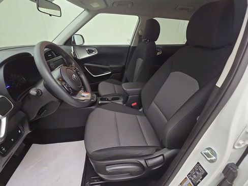 Used 2020 Kia Soul LX FWD image 12