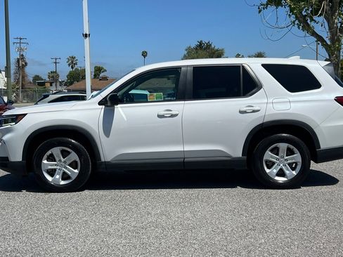 Certified 2024 Honda Pilot LX image 2