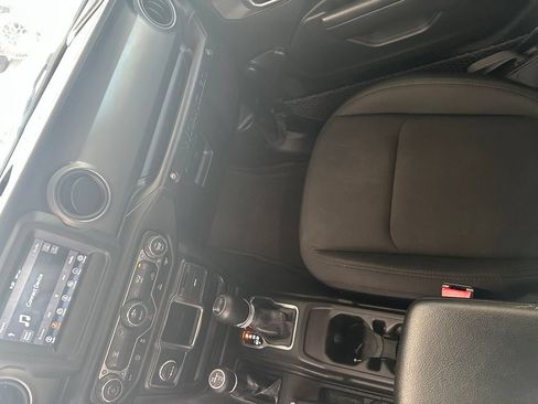 Used 2022 Jeep Wrangler Sport AWD/4WD image 23