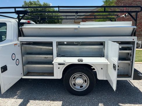 Used 2021 Ford F350 XL w/ Power Equipment Group RWD image 7