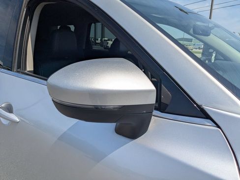 Used 2025 Nissan Pathfinder SL FWD image 14