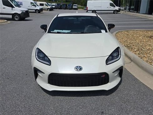 Used 2023 Toyota GR86 Premium RWD image 9