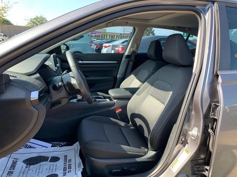 Used 2022 Nissan Altima 2.5 SV w/ SV Premium Package FWD image 17