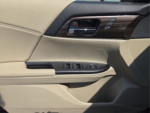 Used 2016 Honda Accord EX-L image 10