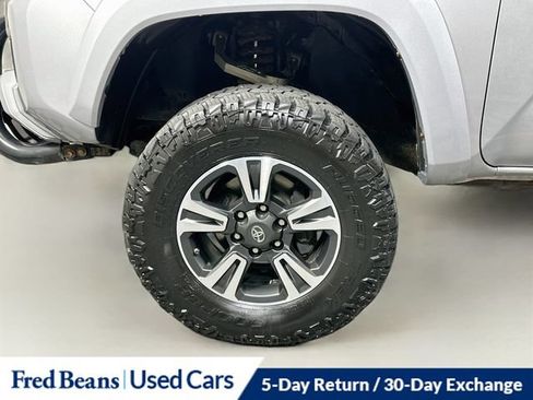 Used 2019 Toyota Tacoma TRD Sport w/ Technology Package AWD/4WD image 34